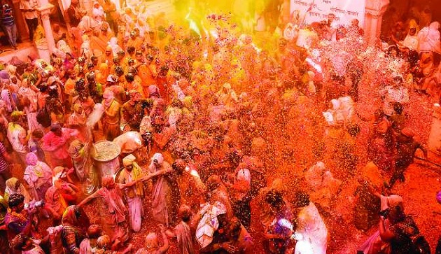 happy holi!印度传统洒红节粉墨登场!